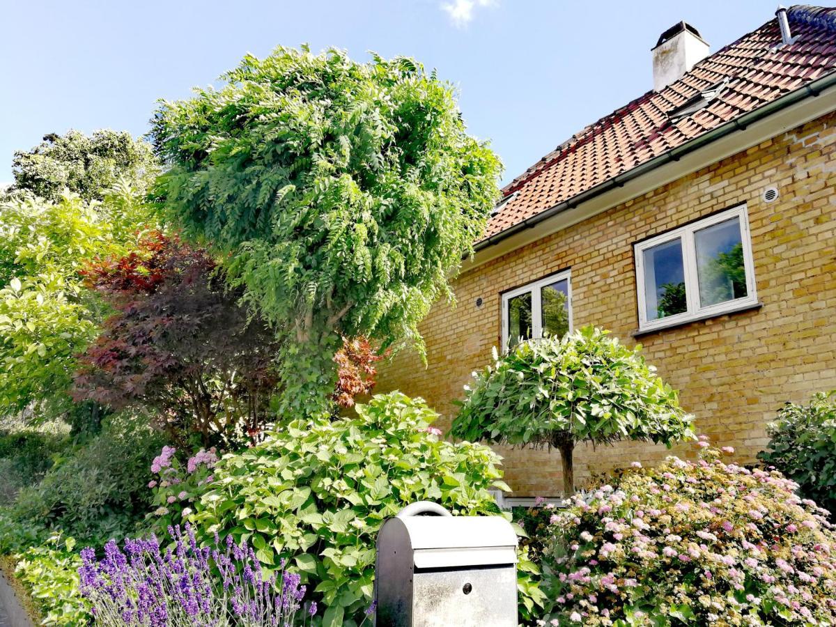Room In A Danish Cottage With Garden View, 10 Min To Cph Gentofte Dış mekan fotoğraf
